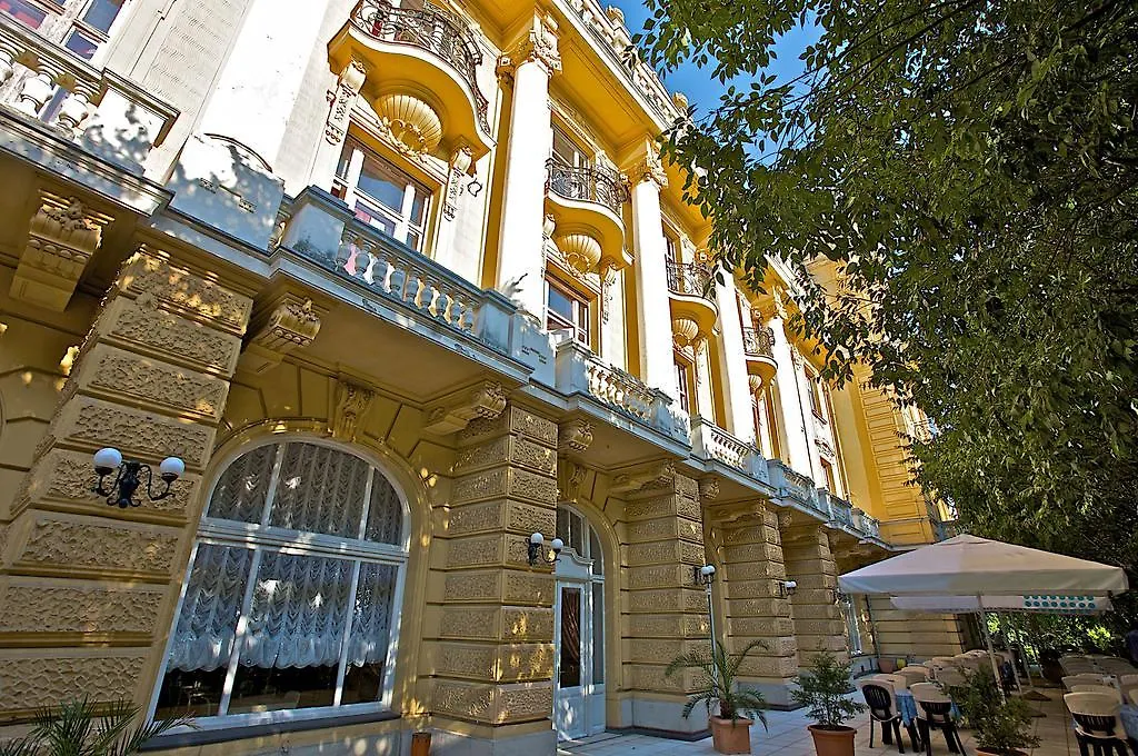 **  Guest House Hotel Riviera Pula Kroatien